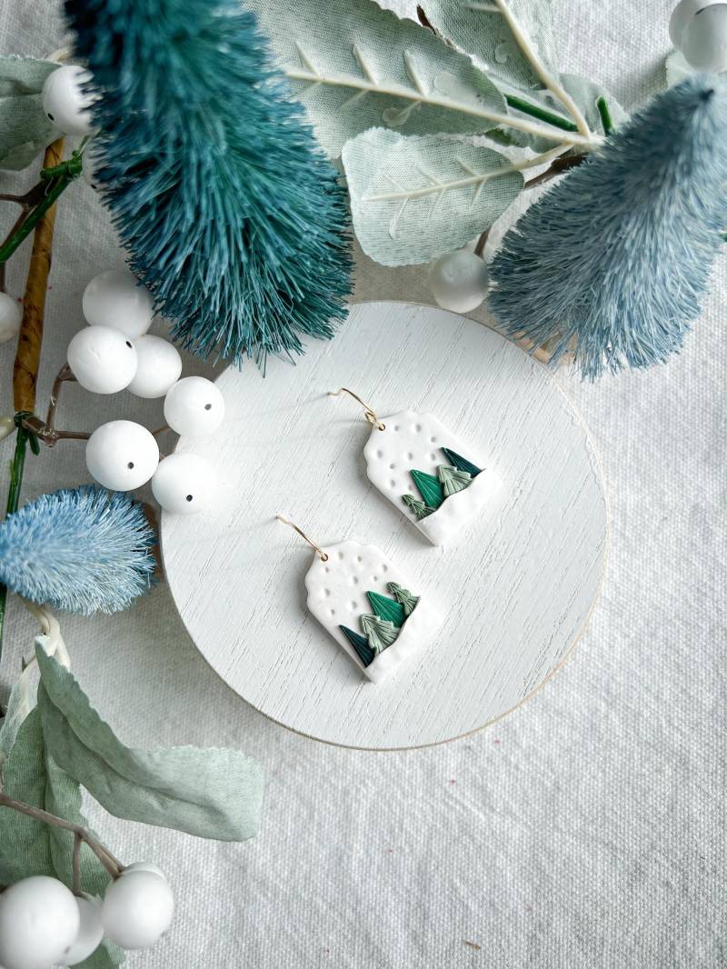 Winterliche Weihnachtsbaum Motiv Ohrringe Aus Polymer Clay von mddesignsbylaura