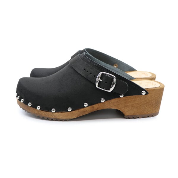 LYCKA - Nieten schwedische Holz Clogs von me&myClogs - low heel von me&myClogs