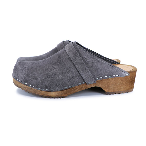 LYCKA - Suede schwedische Holz Clogs von me&myClogs - low heel von me&myClogs