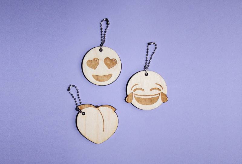 Emoji Holz Schlüsselanhänger Emoji Holz Schlüsselanhänger von measo