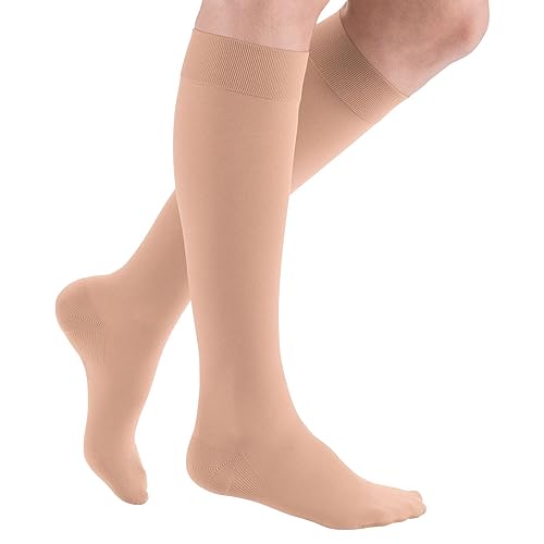 medi mediven plus Kompressions Kniestrümpfe Unisex | Medizinische Kompressionsstrümpfe CCL2 für Damen und Herren | Caramel | Größe IV | geschl. Spitze | kurz medi mediven plus Kompressions Kniestrümpfe Unisex | Medizinische Kompressionsstrümpfe CCL2 für Damen und Herren | Caramel | Größe IV | geschl. Spitze | kurz von medi
