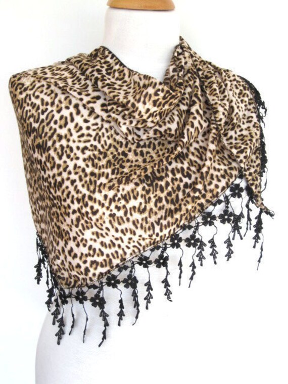 Hübsche Frau Schal Oder Tuch Mit Spitze, Geschenk, Braun Leopard Hübsche Frau Schal Oder Tuch Mit Spitze, Geschenk, Braun Leopard von mediterraneanlights
