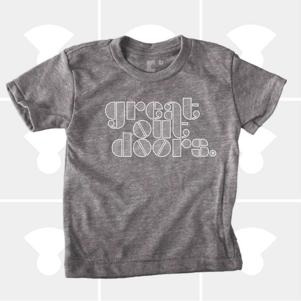 The Great Outdoors Kids T-Shirt, Türen Parodie Grafik Handgedrucktes Natur Geschenk von mediumcontrol