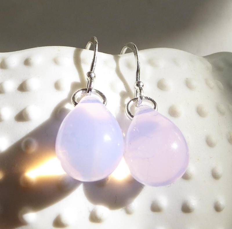 Ohrringe Mit Rosa Tropfen Aus Glas Und 925-Er Ohrhaken von meersusedesign