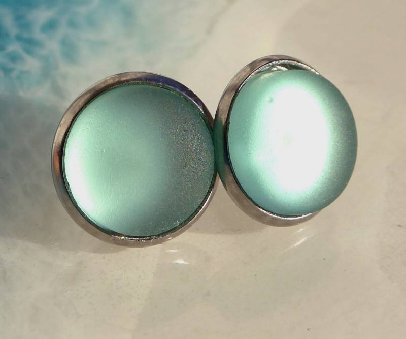 Ohrstecker Mit Seeglas in Mattem Helltürkis, Silberfarbend von meersusedesign