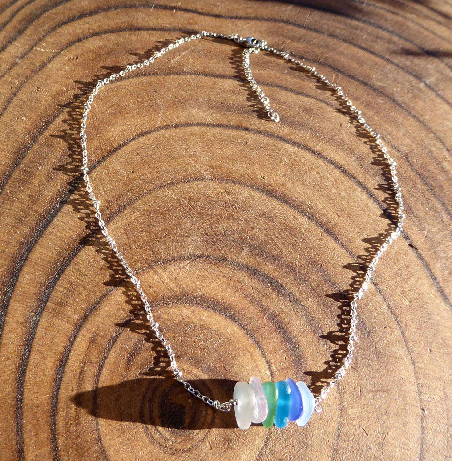 Silberfarbende Kette Mit Seeglas in Mehreren Farben von meersusedesign