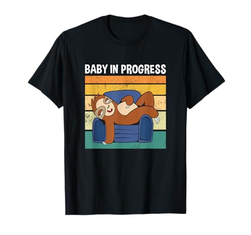 Baby In Progress Süßes Faultier T-Shirt von >>mehr Vintage Faultier und Faultier Spruch hier