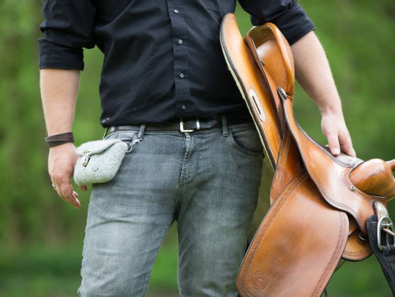 Graue Hüfttasche, Reitertasche, Brieftasche Für Frauen Und Männer, Handgemachte Filztasche Von Meitaschi von meiTaschi