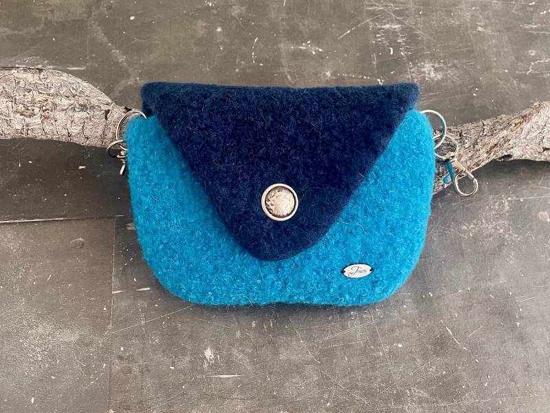 Kleine Filztasche Von Meitaschi, Gürteltasche Fürs Handy Und Kleine Geldbörse, Türkis Dunkelblau Mit Knopf, Ein Idealer Begleite von meiTaschi