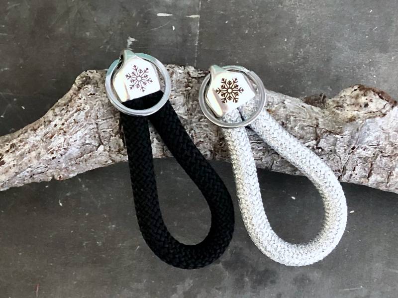 Schneeflocke Schlüsselanhänger Aus Segelseil Mit Silberfarbener Endkappe von meiTaschi