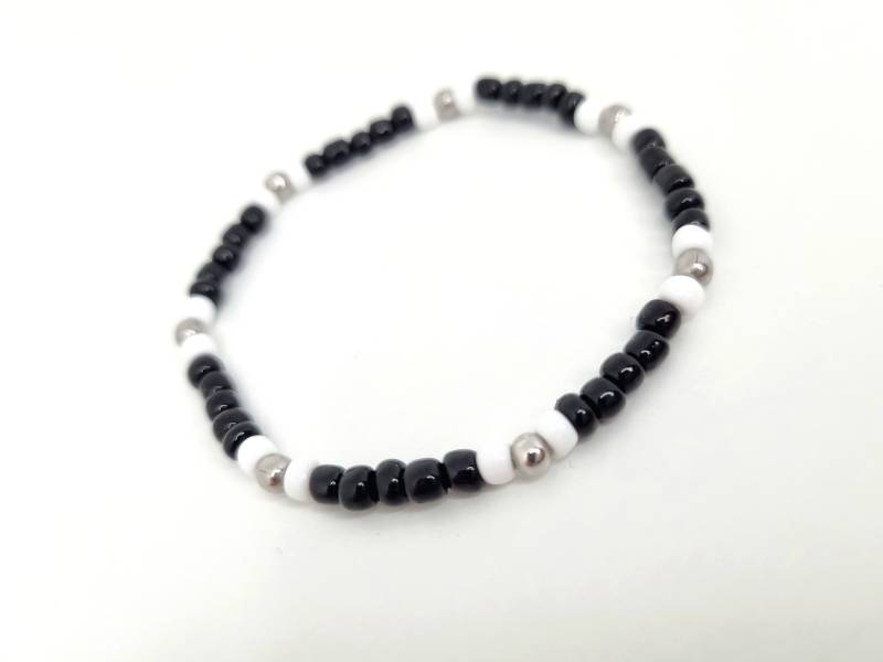 Perlenarmband Schwarz/Weiß/Silber von meinHerzstueckDesign
