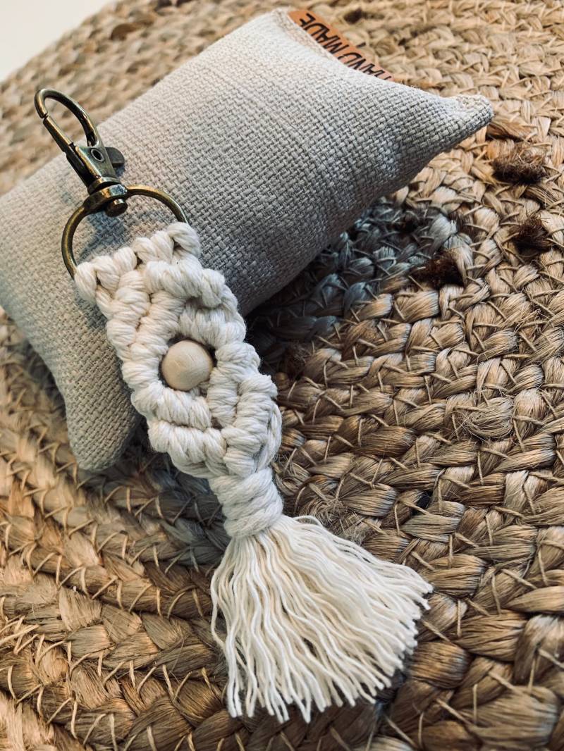Vintage Makramee-Anhänger Schlüsselanhänger Taschenanhänger Karabiner von meinHerzstueckDesign