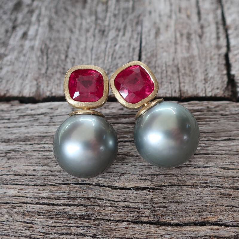 750 Gold Ohrstecker Tahitiperlen 11 Mm Mit Rubinen von meinWerkk