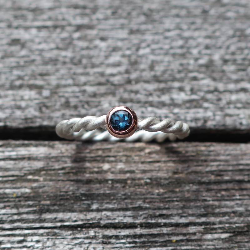 925 Silber Kordelring Mit London Topas in 585 Rotgoldfassung von meinWerkk