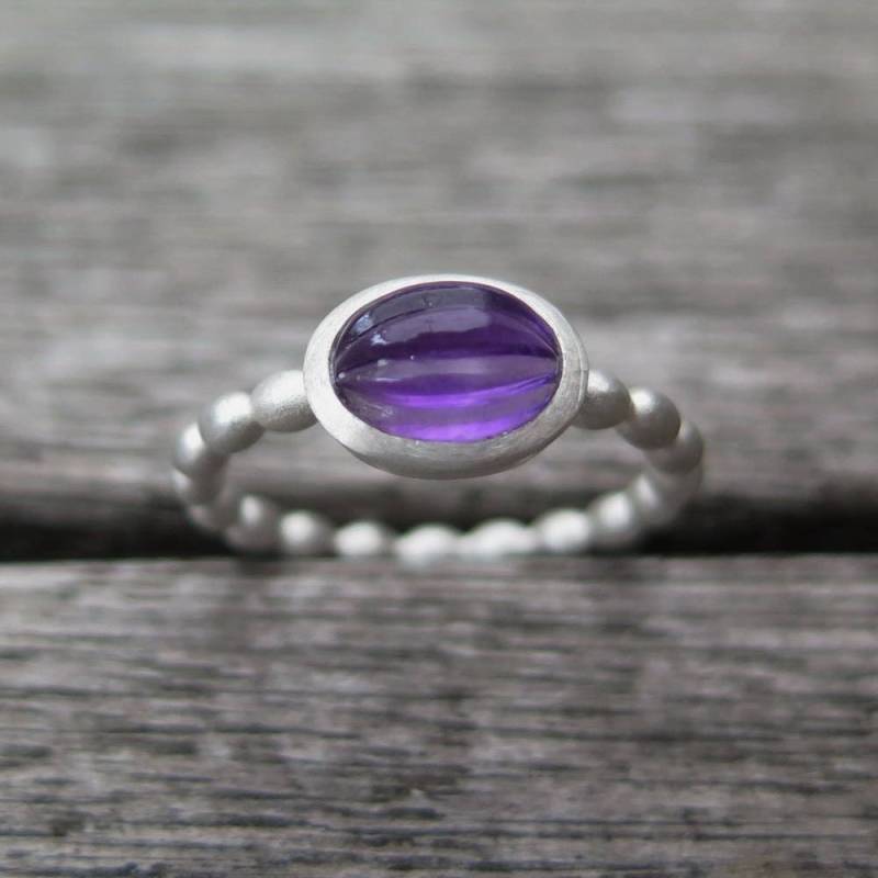 Ring 925 Silber Mit Graviertem Oval Lila Amethyst Olivenring von meinWerkk