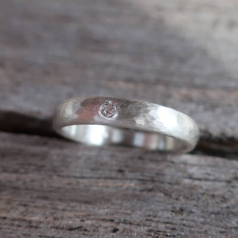 Verlobungsring Mit Brillant 925 Silber Gehämmert 3, 5 Mm Verlobungsring Mit Brillant 925 Silber Gehämmert 3, 5 Mm von meinWerkk