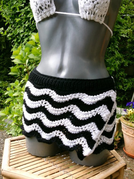 Cacheur, Wickelrock Schwarz-Weiß, Gr. 36-38, S, Us 10-12, Uk 8-10 von meineStrickerei