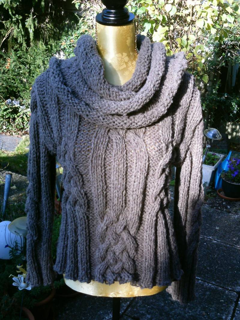 Knitting Pattern Sweater, Strickpullover, Chunky, Handgestrickt, Grau-Braun, Damen, Zöpfe von meineStrickerei