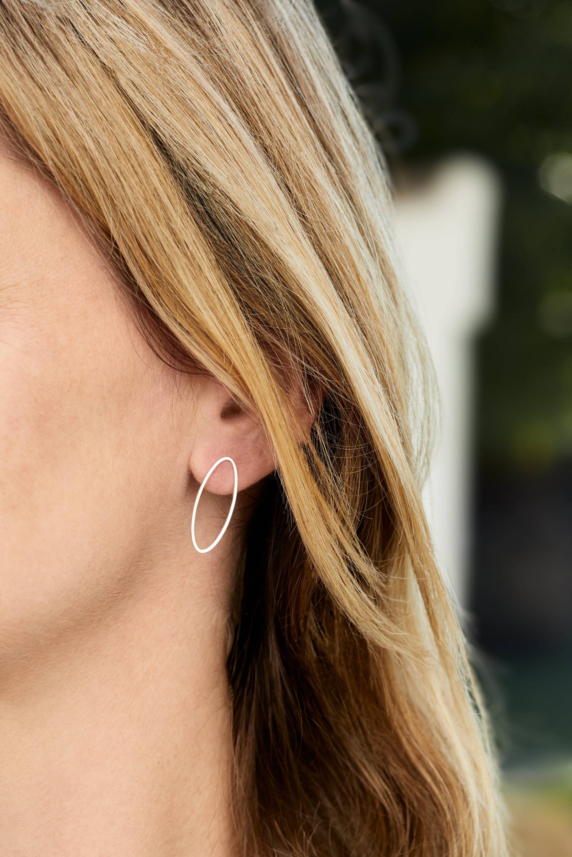 Ein Paar Silberne Ovale Ohrstecker Stecker Ohrschmuck Ohrringe Große Goldene Kreis Hoops Circle Ein Paar Silberne Ovale Ohrstecker Stecker Ohrschmuck Ohrringe Große Goldene Kreis Hoops Circle von meineketten