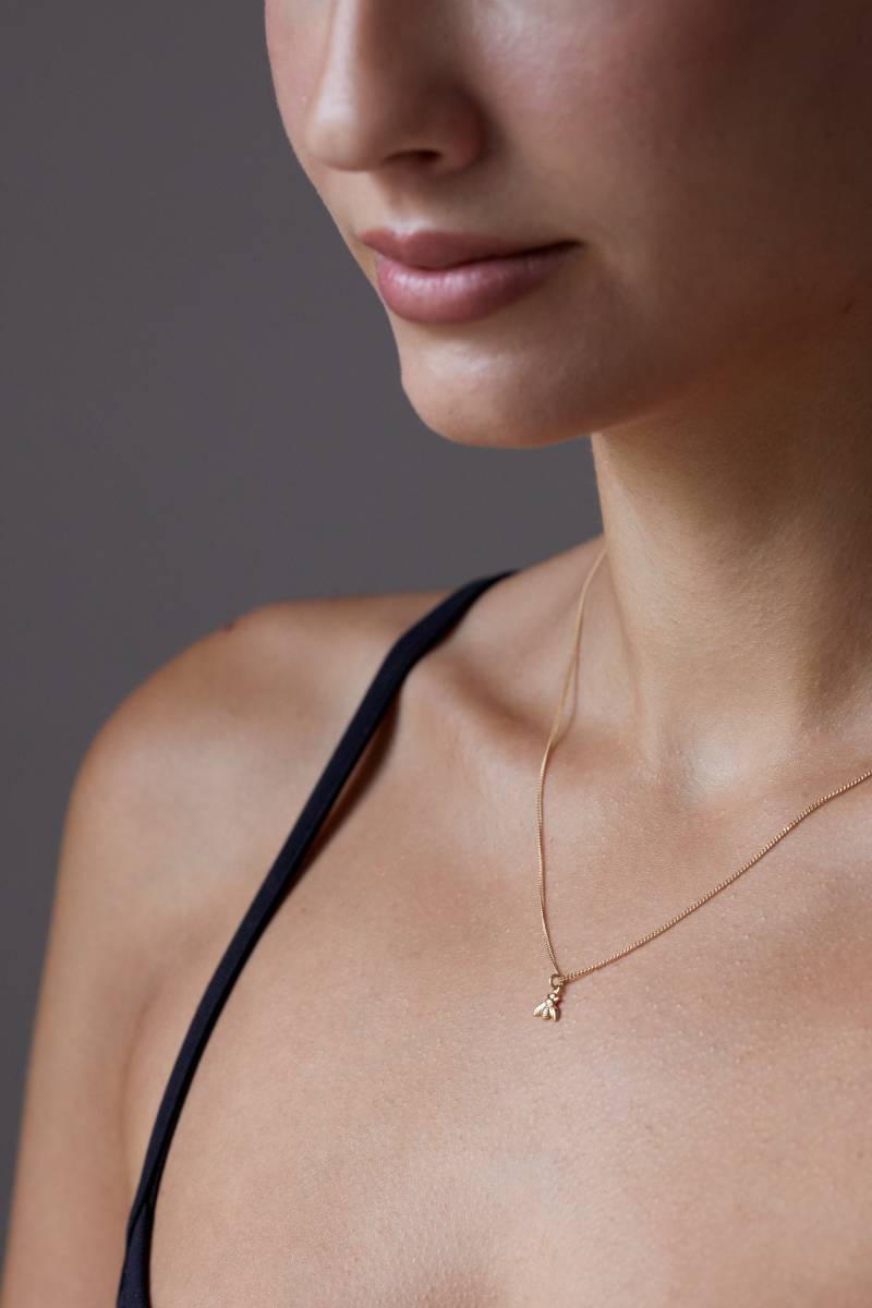 Goldene Bienenkette Halskette Mit Einer Biene Kette Insekt Bee Goldkette Save The Bees Honig Wabe von meineketten
