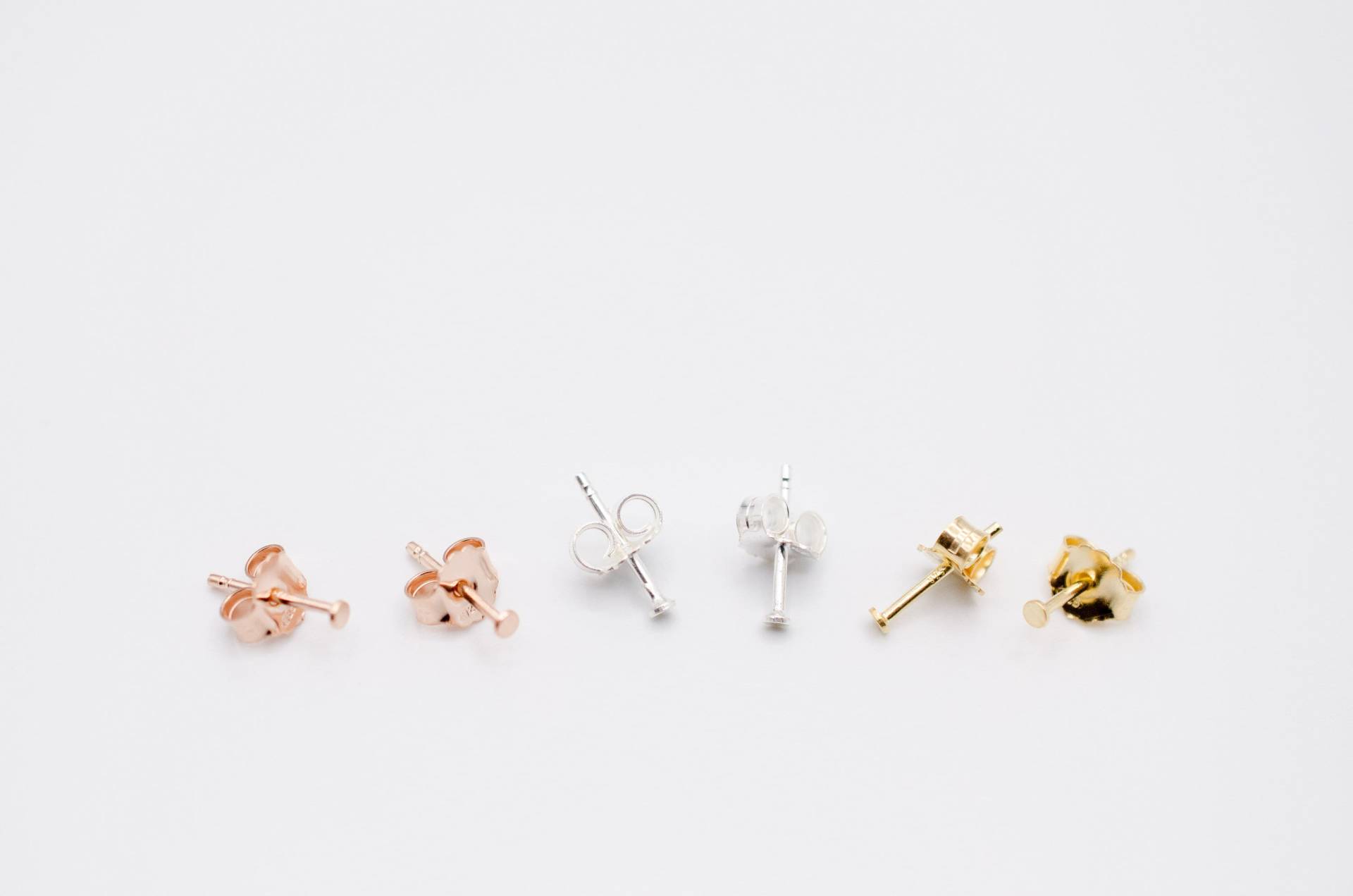 Mini Dot Ohrstecker Plättchenohrstecker Goldene Studs Roségoldene Oder Silberne Pünktchenstecker 2, 3 4mm von meineketten