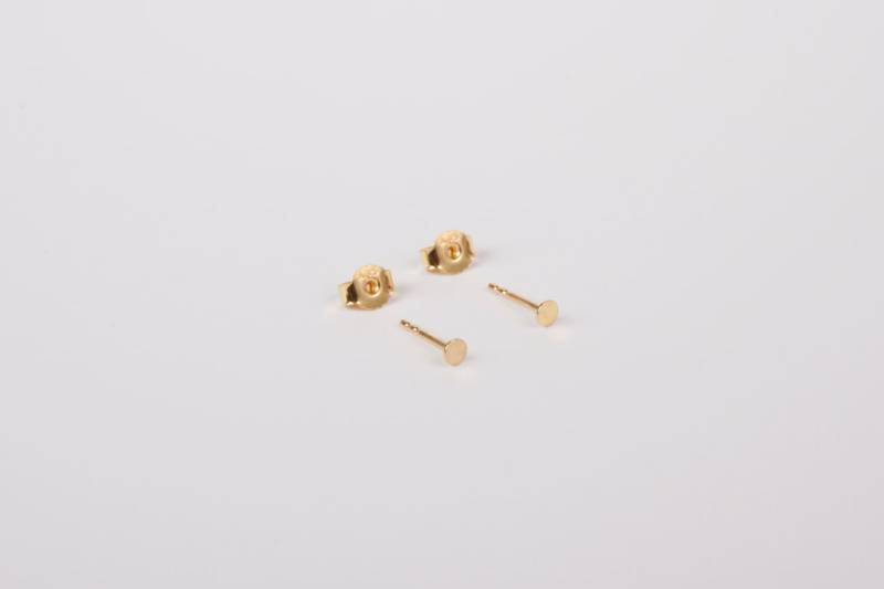Mini Dot Ohrstecker Plättchenohrstecker Winzige Goldene Studs Roségoldene Oder Silberne Pünktchenstecker 2, 3 4mm von meineketten
