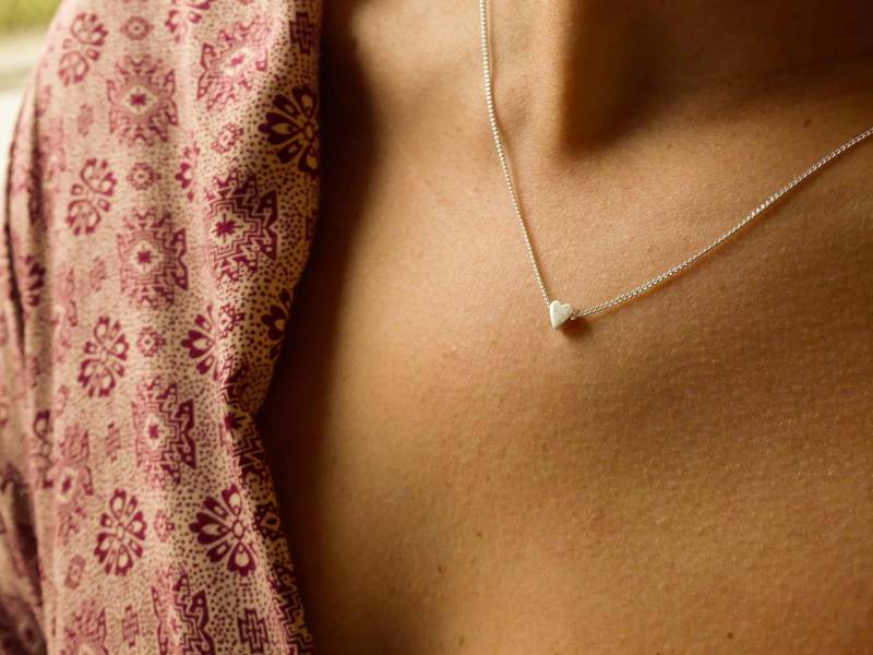 Silberne Herzchenkette Herz Halskette Silberkette 925 Herzkettchen Love Liebe Perle Herzkette von meineketten