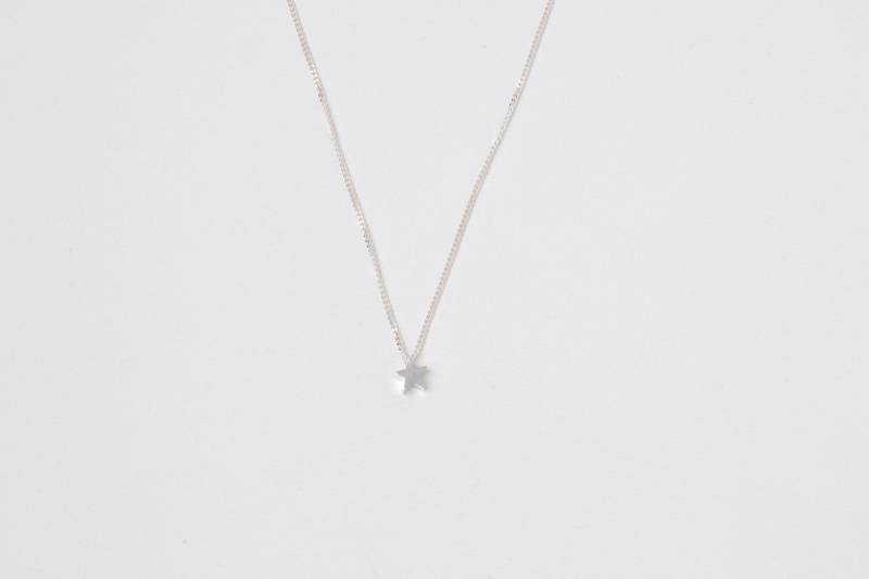 Silberne Kette Mit Sternanhänger Sternchenkette Star Silber Sternenkette Schmuck Collier Roségoldkette Silberkette Sternperle von meineketten