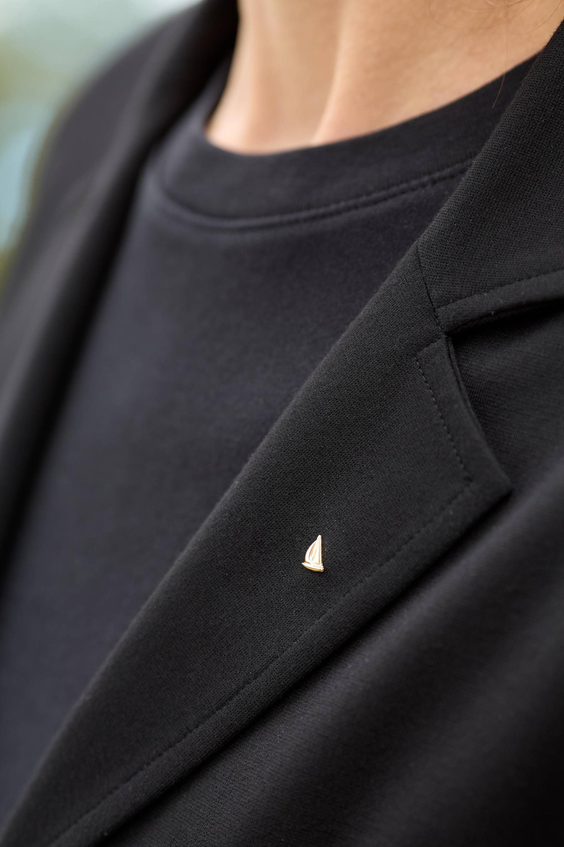 Winziger Pin Mini Brosche Boot Segelboot Sommer Sonne Goldener Mini-Pin Anstecker von meineketten