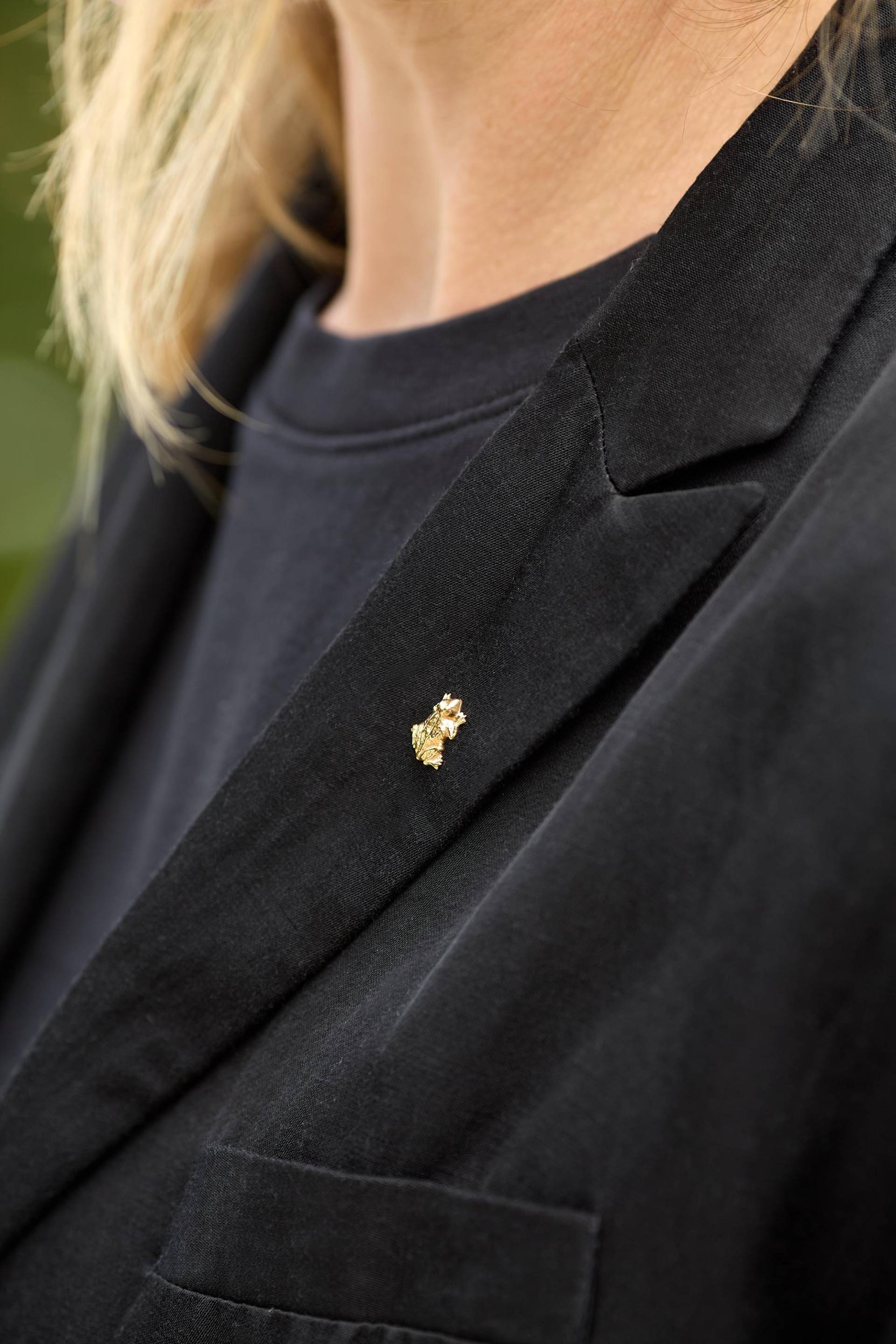 Winziger Pin Mini Brosche Frosch Vintage Goldener Mini-Pin Frog Schmuck Kröte Unke Anstecker Button von meineketten