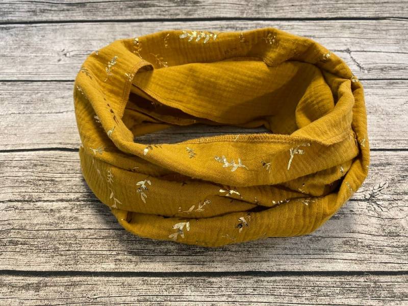 Loop, Sommerloop, Schal Aus Musselin in Senfgelb/Curry Mit Goldfarbenden Zweigen von meineliebstenundich