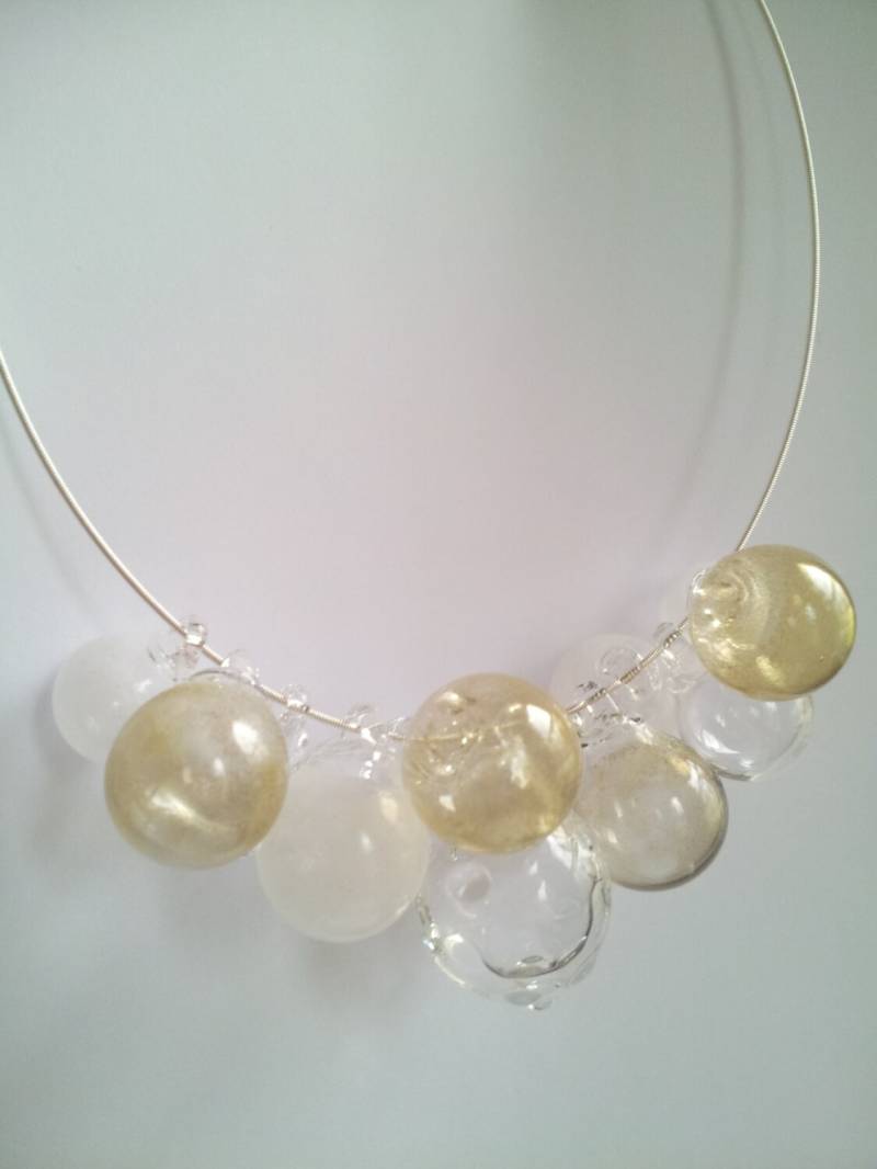 Klar, Weiß, Schillernd von melissaschmidt