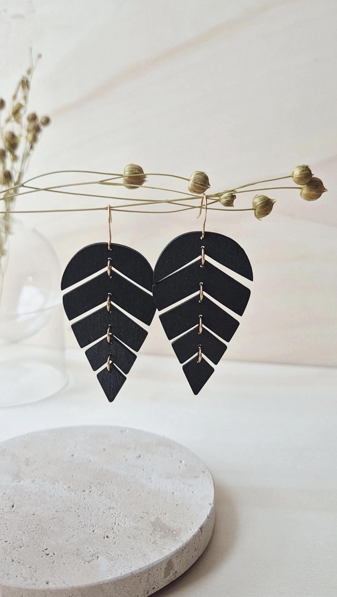Blattform-Ohrringe Holz & Goldakzent/Hängeohrringe Aus Und Edelstahl Hautfreundlich Designschmuck Blattform-Ohrringe Holz & Goldakzent/Hängeohrringe Aus Und Edelstahl Hautfreundlich Designschmuck von mellifine