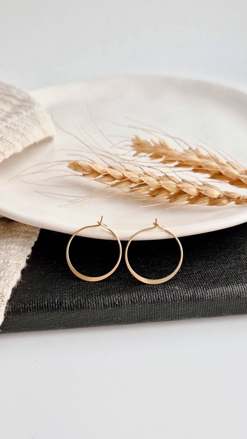 Filigrane Runde Creolen Aus Nachhaltigem Messing - Wählbar in 4 Größen | 2cm, 2.5cm, 3cm, 3.5cm, Federleicht & Elegant, Perfektes Geschenk von mellifine