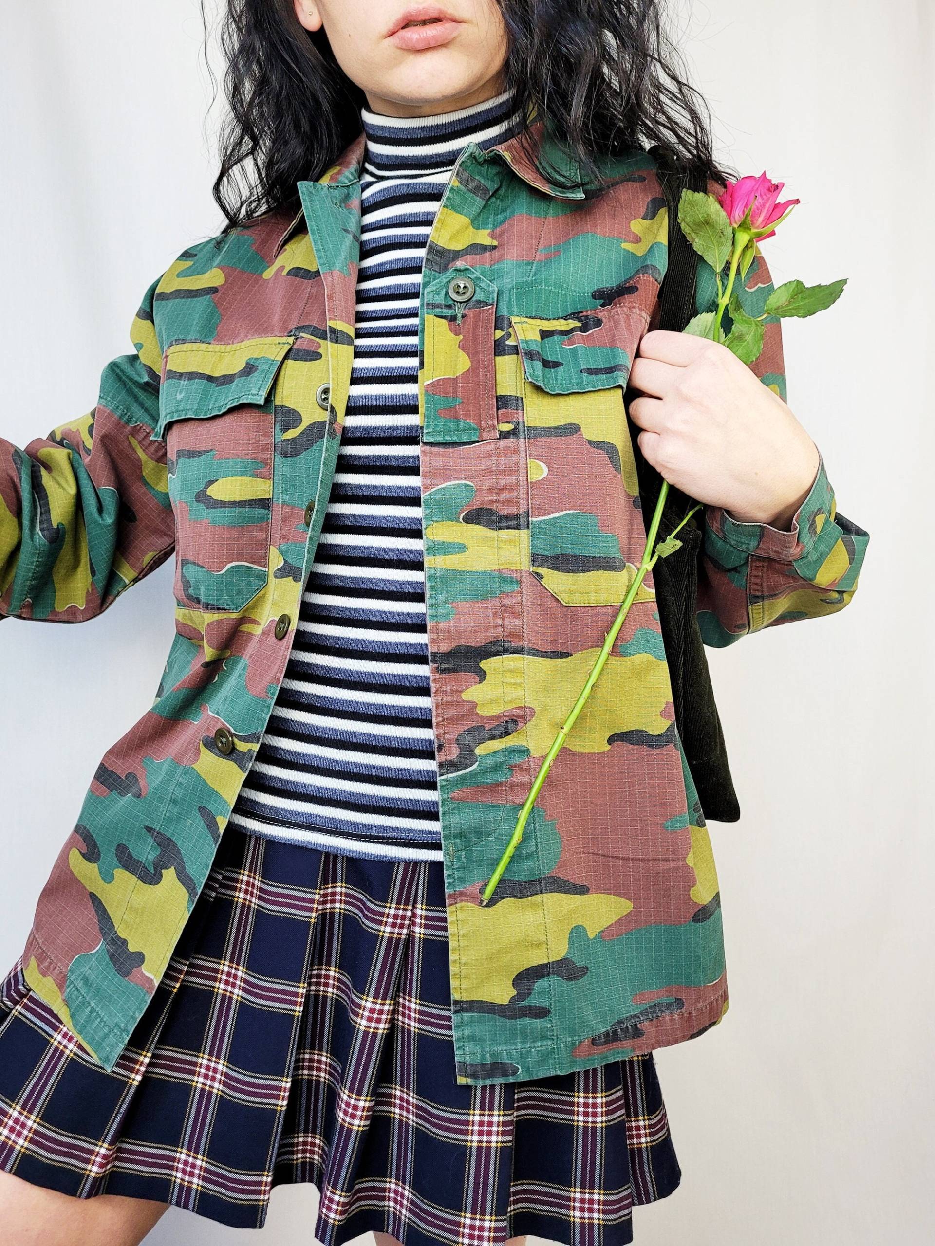 Vintage Jacke Für Frauen, 90Er Jahre Grüne Camouflage Unisex Oversize Shacket Jacke, Retro Jacken Vintage Jacke Für Frauen, 90Er Jahre Grüne Camouflage Unisex Oversize Shacket Jacke, Retro Jacken von mellinaVINTAGE