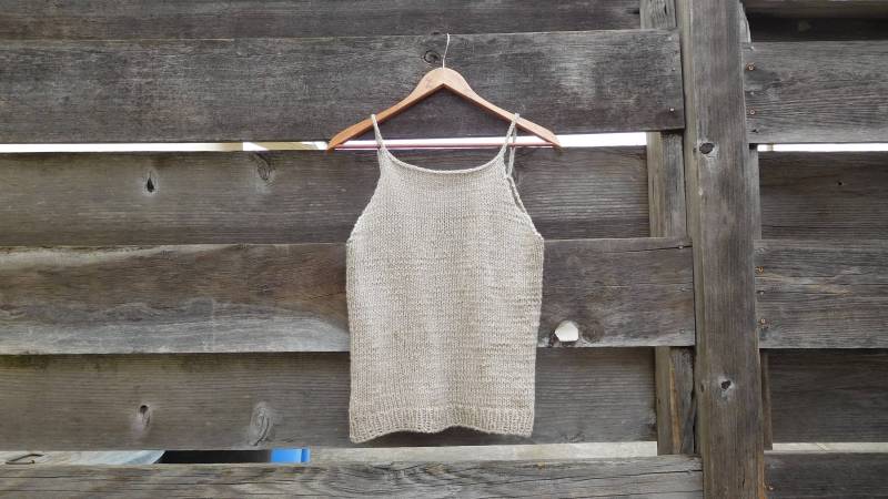 Gestricktes Top/Handgefertigt Sommertop Gestrickt Tanktop Spaghettiträger // Gestricktes Top/Handgefertigt Sommertop Gestrickt Tanktop Spaghettiträger // von melodykcrochet
