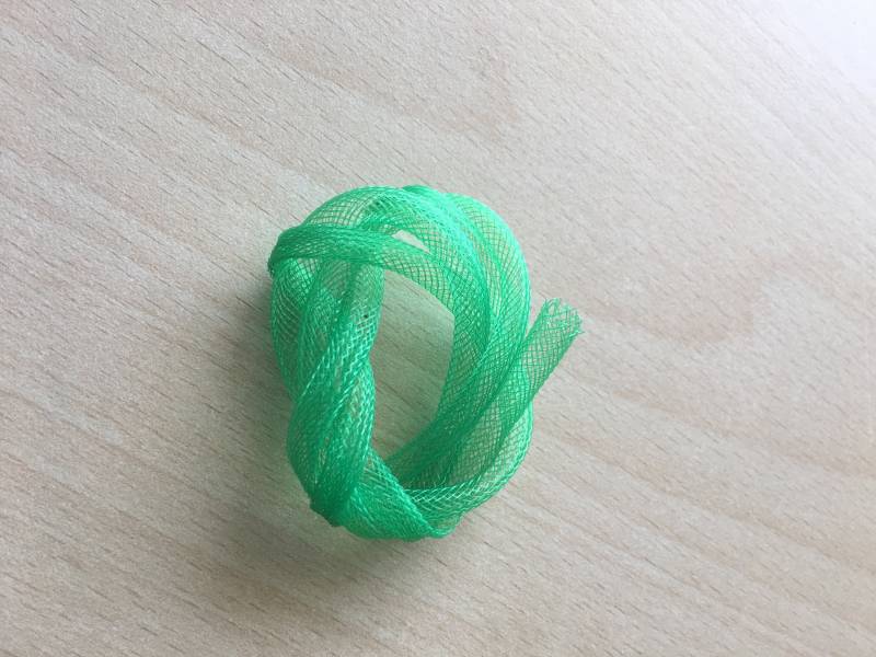Röhrenförmiges Netzband, 6 Mm, Grüne Farbe Röhrenförmiges Netzband, 6 Mm, Grüne Farbe von merceriebroderie
