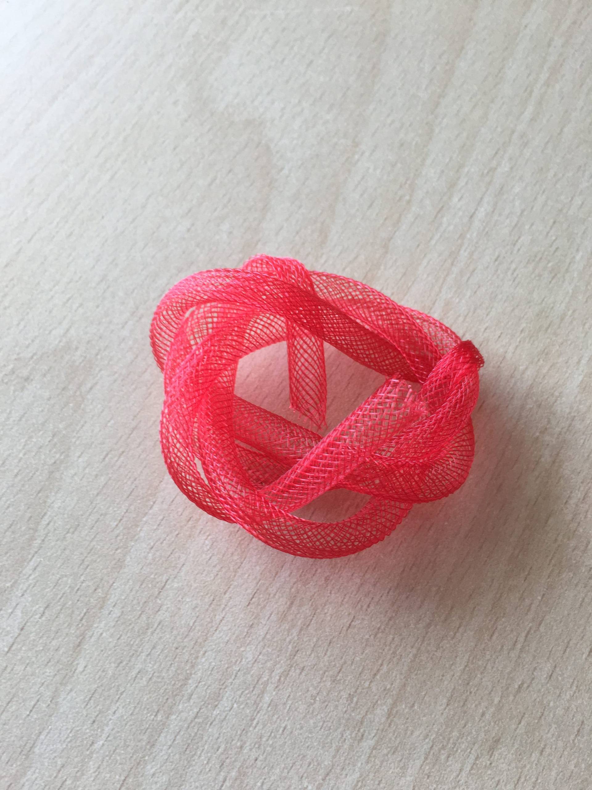 Röhrenförmiges Netzband, 6 Mm, Rote Farbe Röhrenförmiges Netzband, 6 Mm, Rote Farbe von merceriebroderie