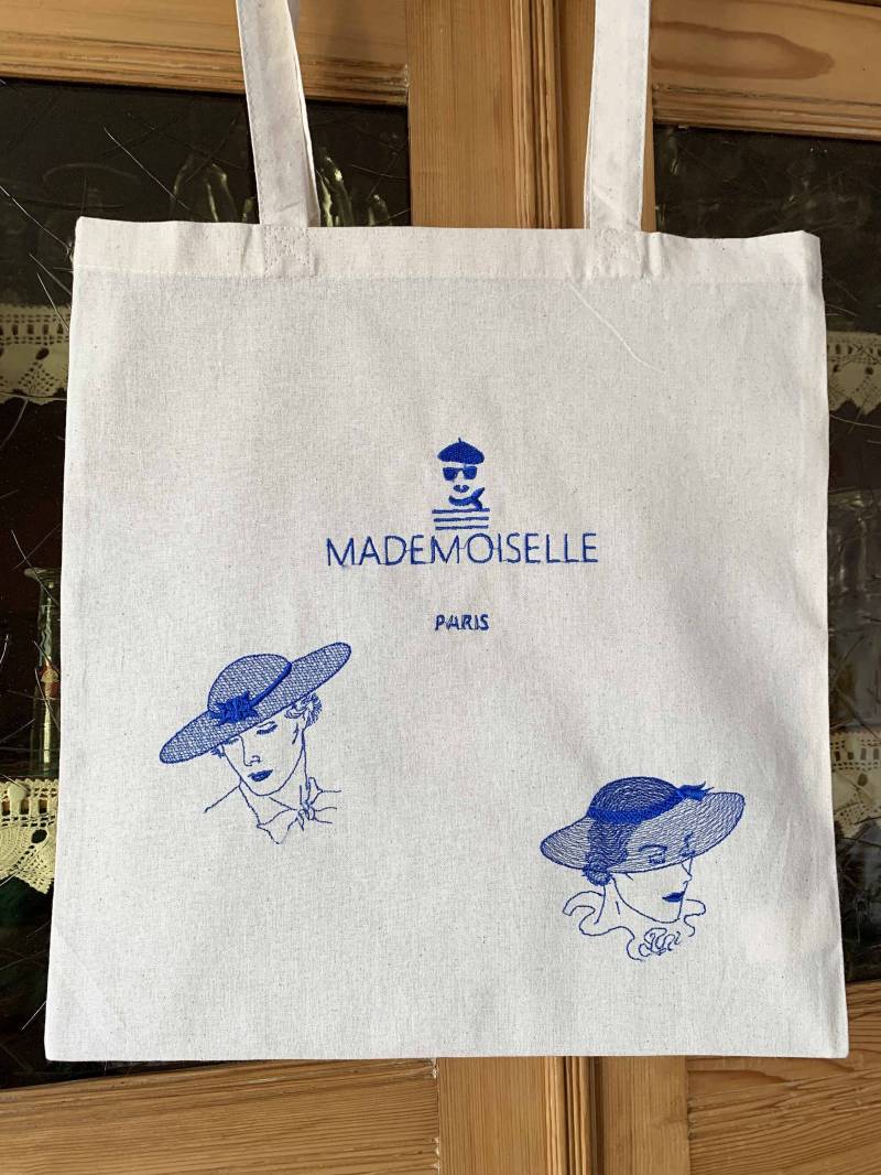 Tote Bag Gestickt Fräulein in Blau Tote Bag Gestickt Fräulein in Blau von merceriebroderie