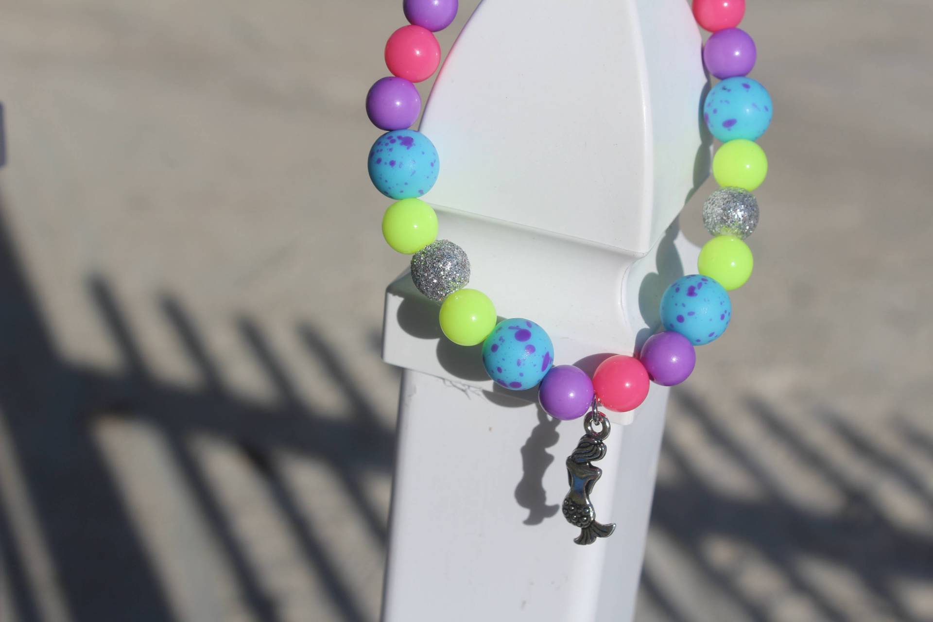 Armband Dehnbar, Kinder Perlenarmband, Meerjungfrau Charms, Kinder, Bunt, Perlen, Meerjungfrau, Oktopus, Kinderschmuck von mermaidmolly