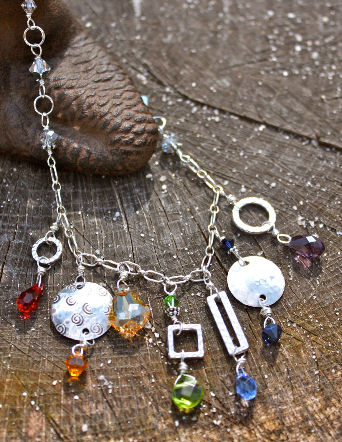 Chakra Balance Halskette - Bib Style Swarovski Kristalle & Handgestempeltes Sterling Silber Yoga Schmuck Energy Meerjungfrau Chakra Balance Halskette - Bib Style Swarovski Kristalle & Handgestempeltes Sterling Silber Yoga Schmuck Energy Meerjungfrau von mermaidtears