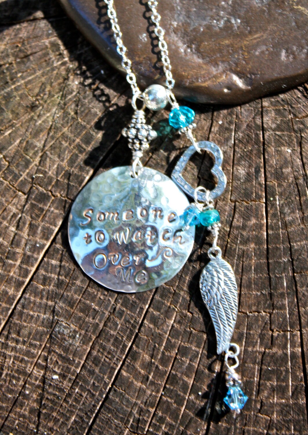 Memorial Halskette -Someone To Watch Over Me Handgestempelt Sterling Silber Mit Engelsflügel Charm Und Geburtsstein Memorial Halskette -Someone To Watch Over Me Handgestempelt Sterling Silber Mit Engelsflügel Charm Und Geburtsstein von mermaidtears