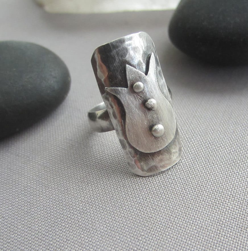 Gehämmerter Sterling Silber Tulip Ring Oxidiertes Metall Statement Ring, Us 6.5 Mm Gehämmerter Sterling Silber Tulip Ring Oxidiertes Metall Statement Ring, Us 6.5 Mm von mese9