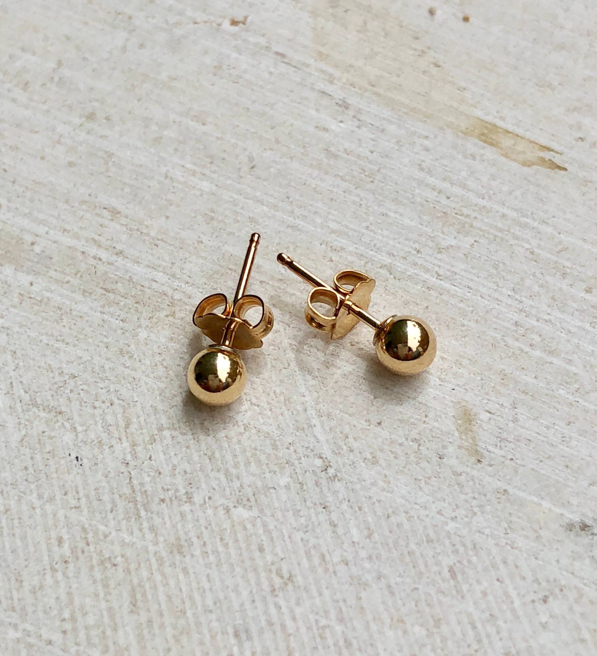 14K Gold Filled Kugel Ohrstecker - 4mm Gelbe Gf Kleine Ohrringe von metalandivy