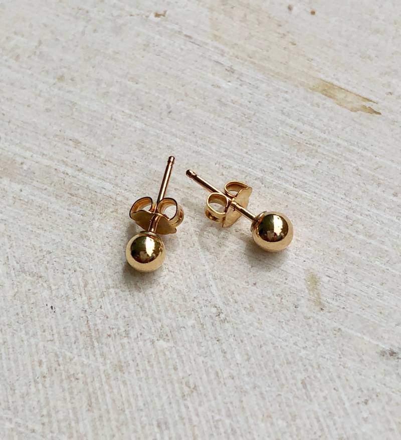 14K Gold Filled Kugel Ohrstecker - 4mm Gelbe Gf Kleine Ohrringe 14K Gold Filled Kugel Ohrstecker - 4mm Gelbe Gf Kleine Ohrringe von metalandivy