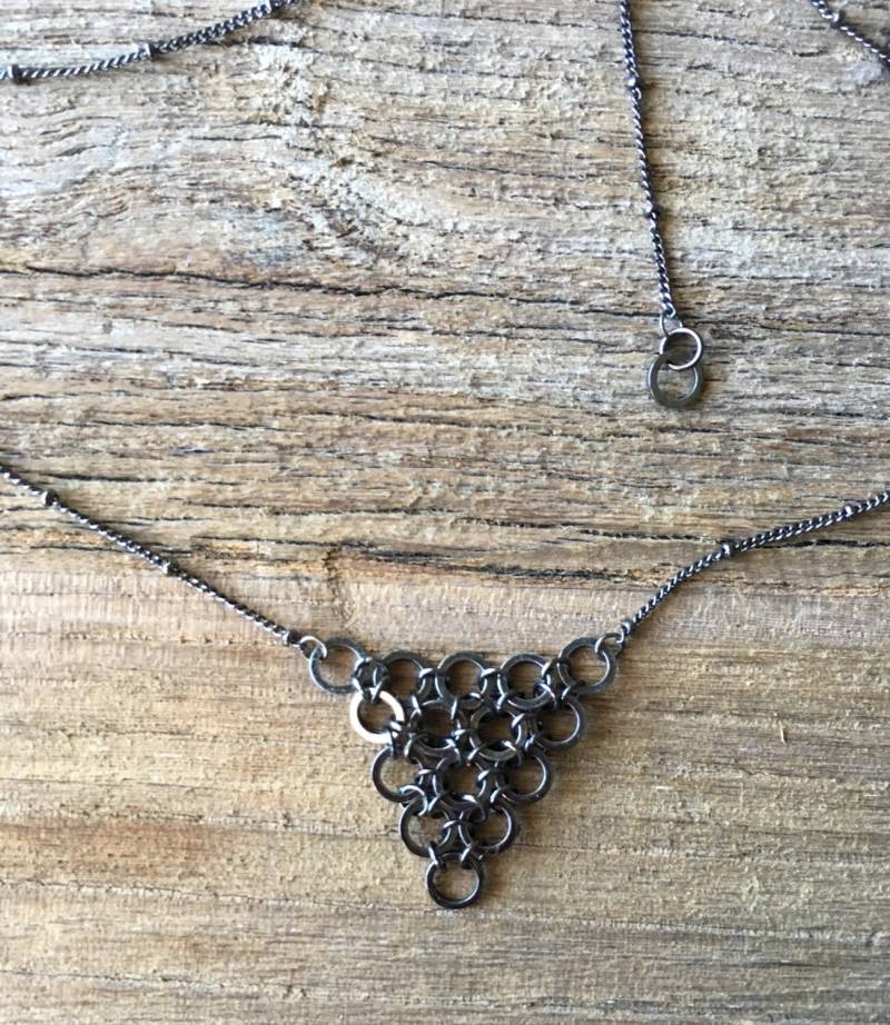 Mini Holden Chainmaille Halskette-Chainmaille - Kettenhemd Halskette Kreis Dreieck Rotguss Kette Maille Mini Holden Chainmaille Halskette-Chainmaille - Kettenhemd Halskette Kreis Dreieck Rotguss Kette Maille von metalandivy