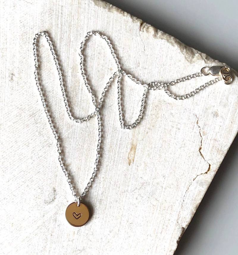 Scheibe Gemischt Metall Herz-Halskette - Anhänger Herz-Stempel Sterling Silber 14K Gold Gefüllt Zierliche Halskette Und Scheibe Gemischt Metall Herz-Halskette - Anhänger Herz-Stempel Sterling Silber 14K Gold Gefüllt Zierliche Halskette Und von metalandivy