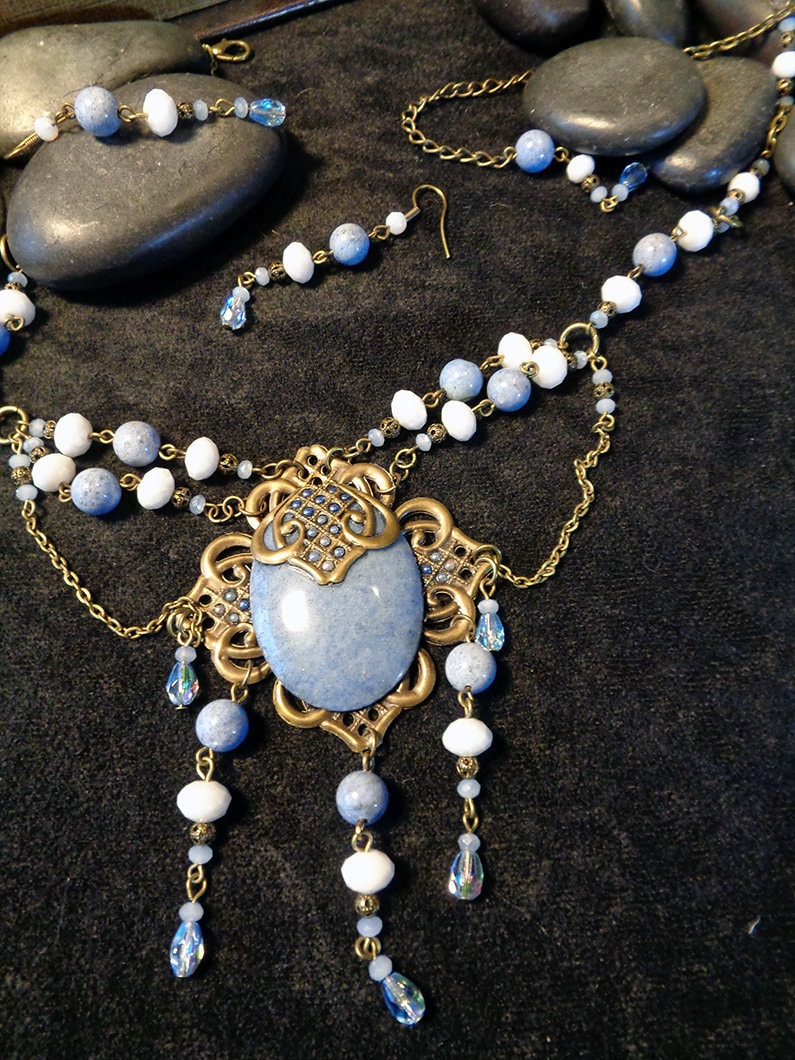 Blaues Barockes Handwerk Und Ohrringe von metallicvisions