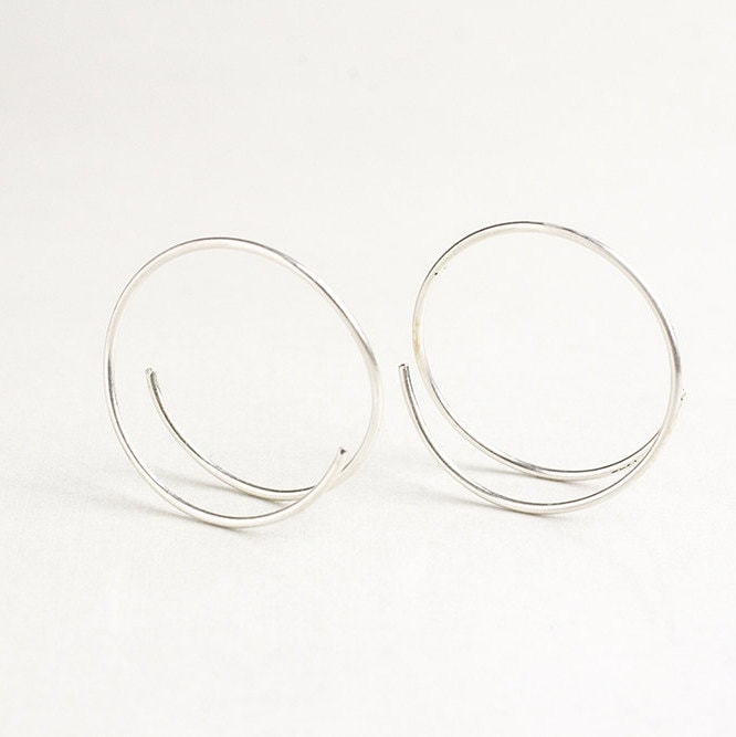 Kleine Silber Creolen, Einzigartige Kleine Kreis Ohrringe von metalmade