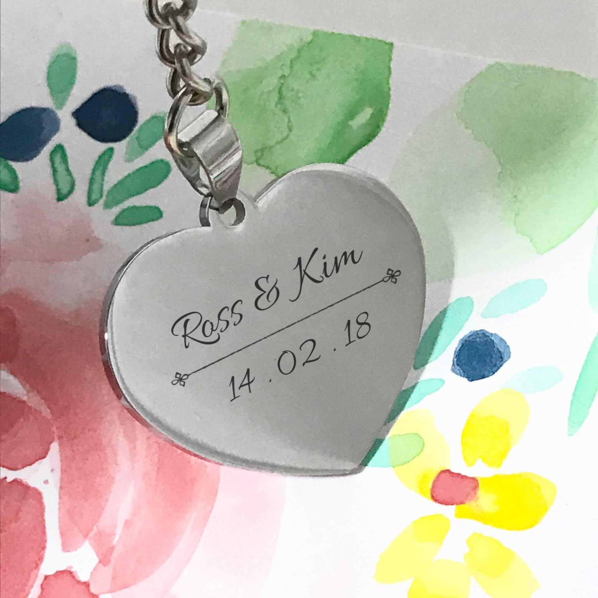 Personalisierte Herz-Form-Schlüsselanhänger Für Den Valentinstag, Hochzeitstag Personalisierte Herz-Form-Schlüsselanhänger Für Den Valentinstag, Hochzeitstag von metalphorically